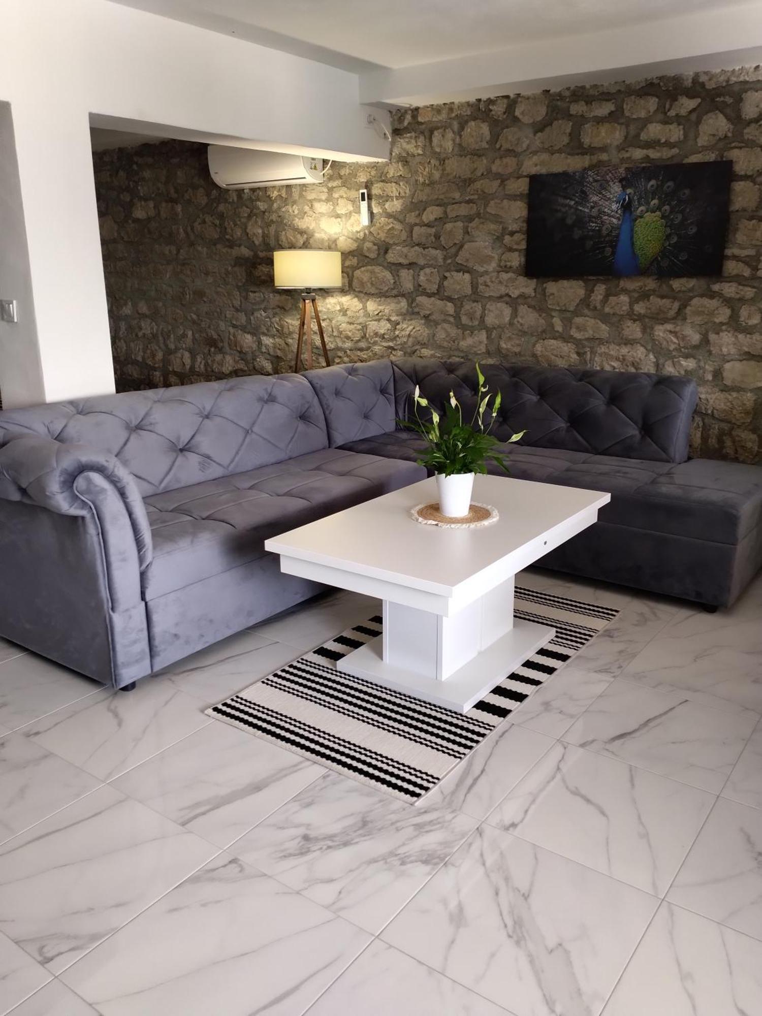 Apartmani Dumezic Bar Bilik gambar