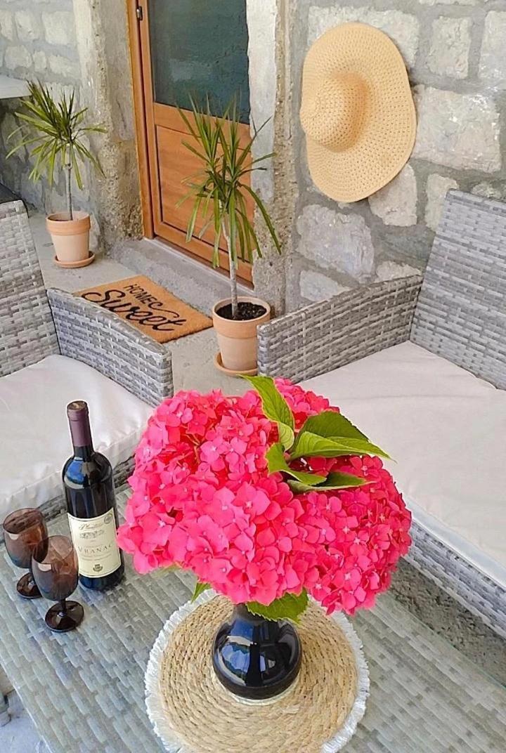 Apartmani Dumezic Bar Bilik gambar