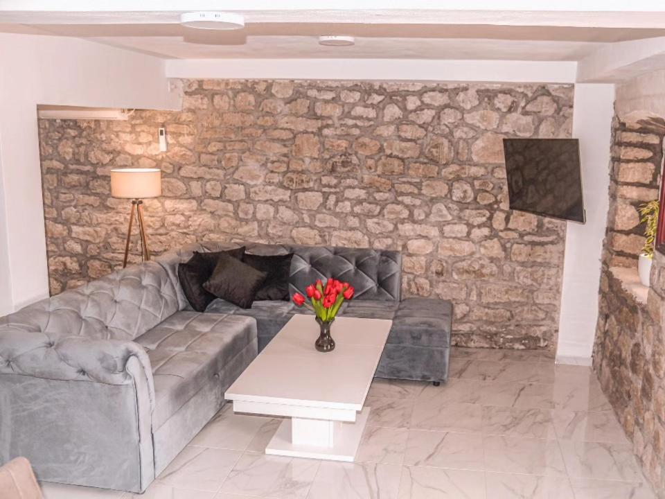 Apartmani Dumezic Bar Bilik gambar