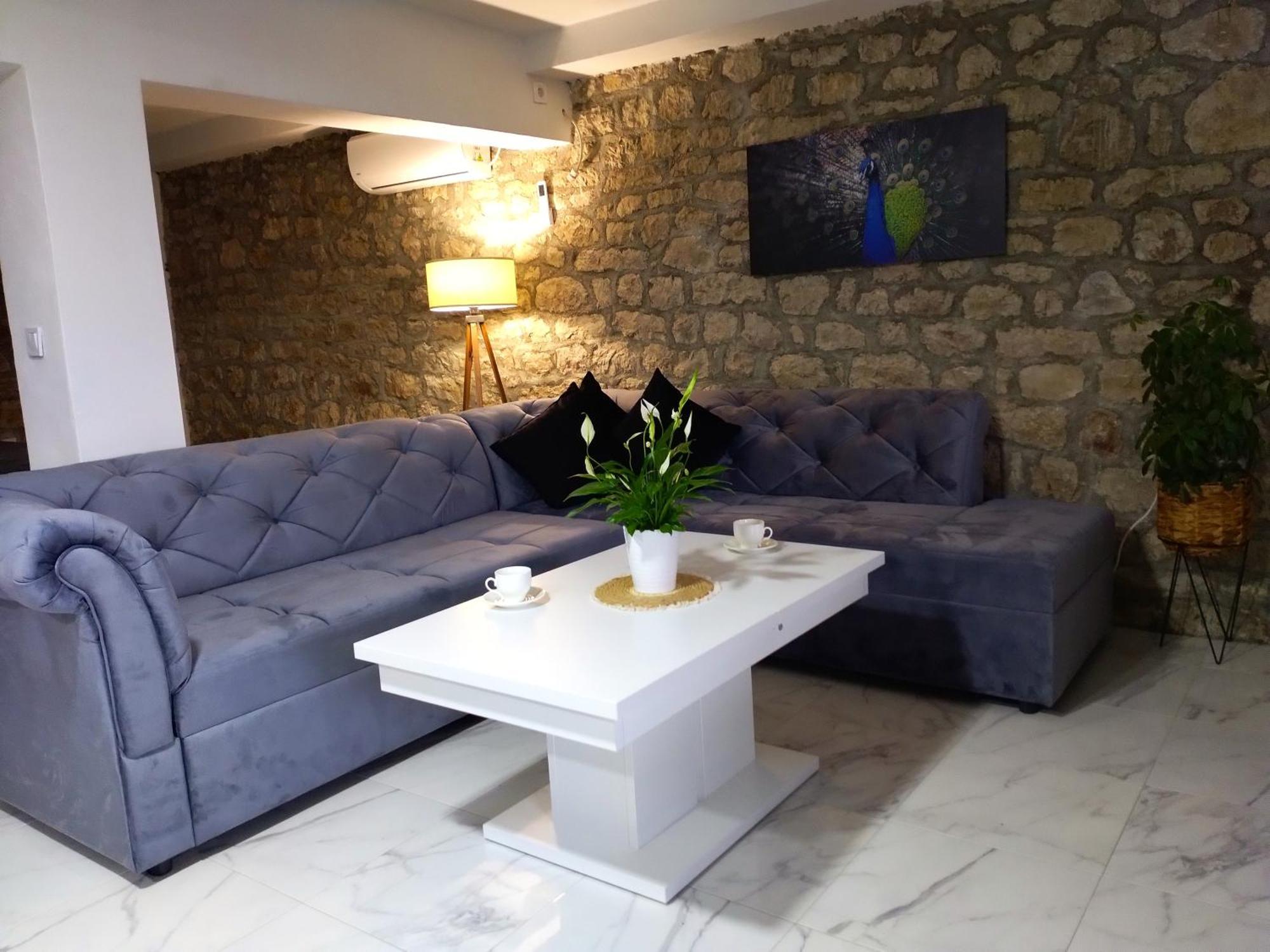 Apartmani Dumezic Bar Bilik gambar