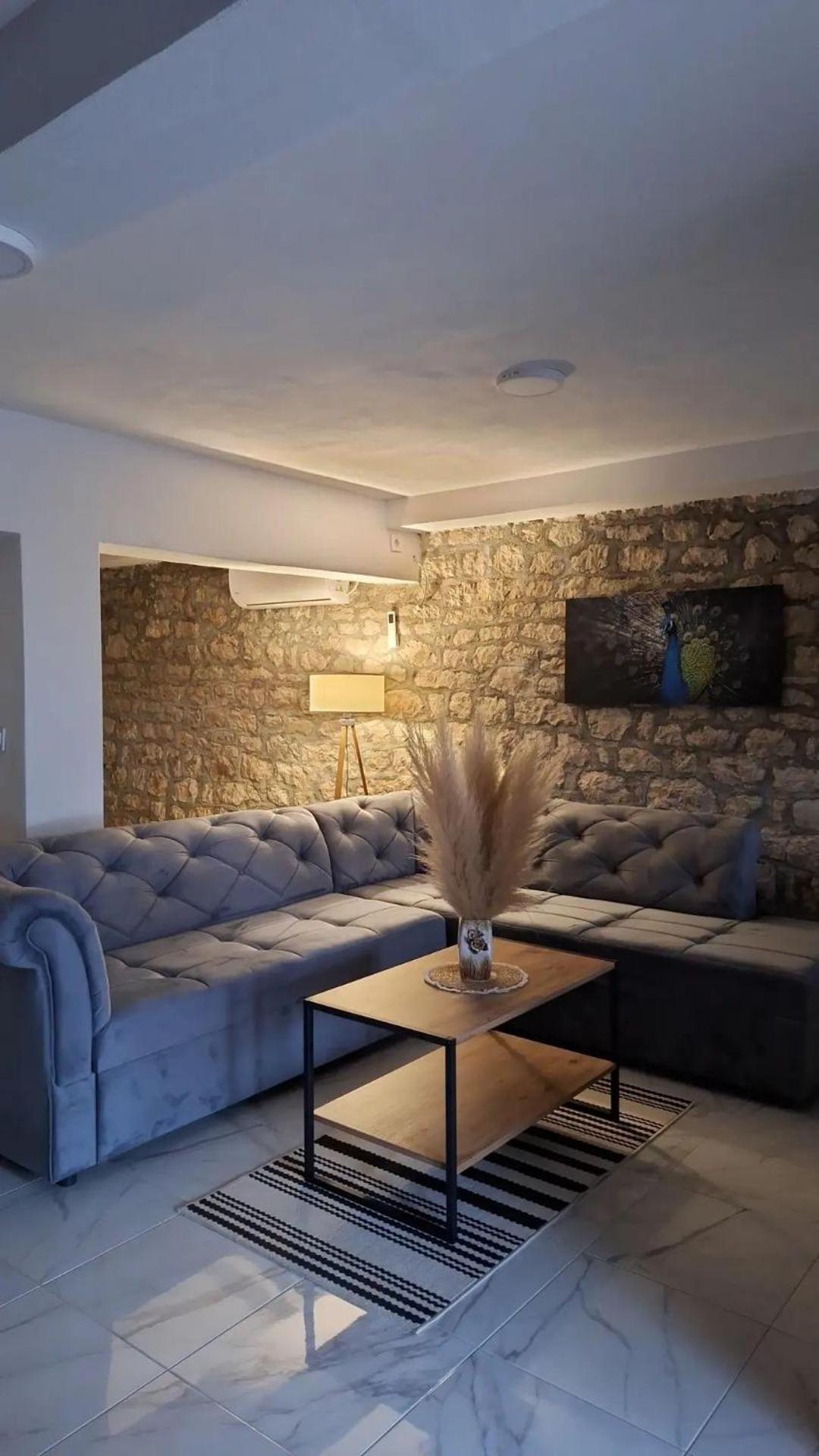 Apartmani Dumezic Bar Bilik gambar
